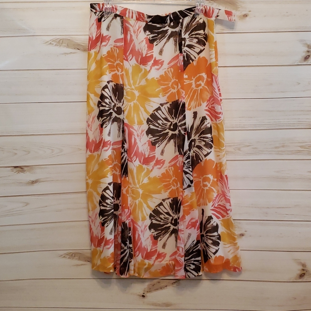 Fully lined Skirt